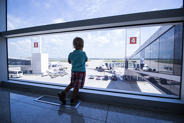 Servicios para viajar con niños en el Aeropuerto de Carrasco - Montevideo