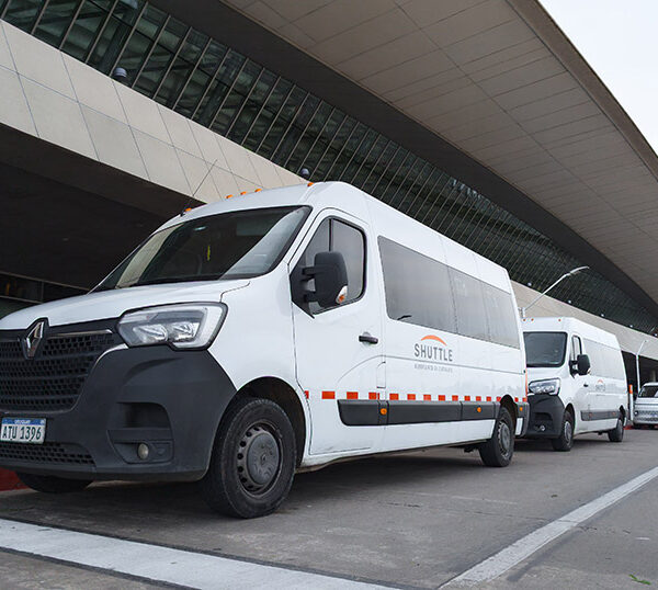 Servicio de transporte en el Aeropuerto de Carrasco - Montevideo