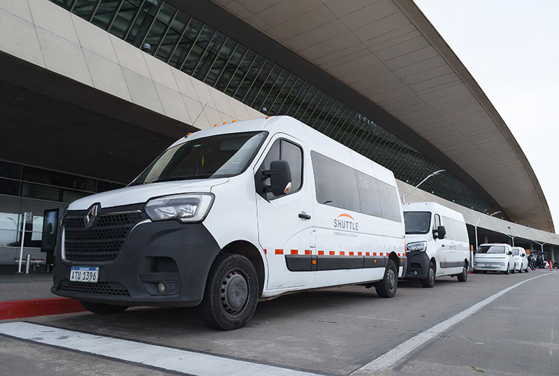 Servicio de transporte en el Aeropuerto de Carrasco - Montevideo